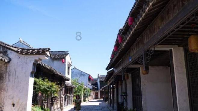 在杭州工作的小任,是第一年参加工作。要回家过年了,她给家人们准备了许多礼物